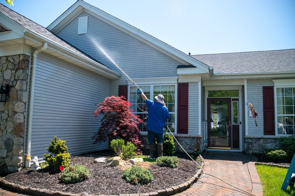 Why You Should Pressure Wash Before Painting Your Home - Clearvue